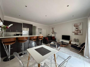 Modern & Elegant Apt Sandton Central